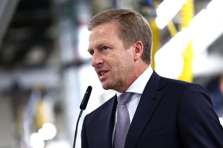 BMW CEO Criticizes EU's 2035 Ban on Combustion Engine Vehicles