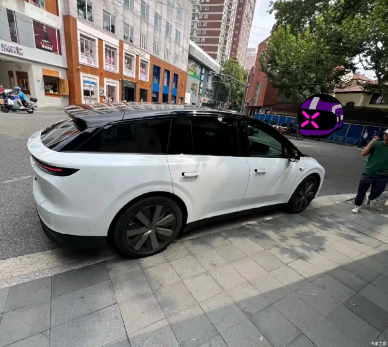 Li Auto's Most Affordable BEV SUV, the i6, Spotted Ahead of September Launch