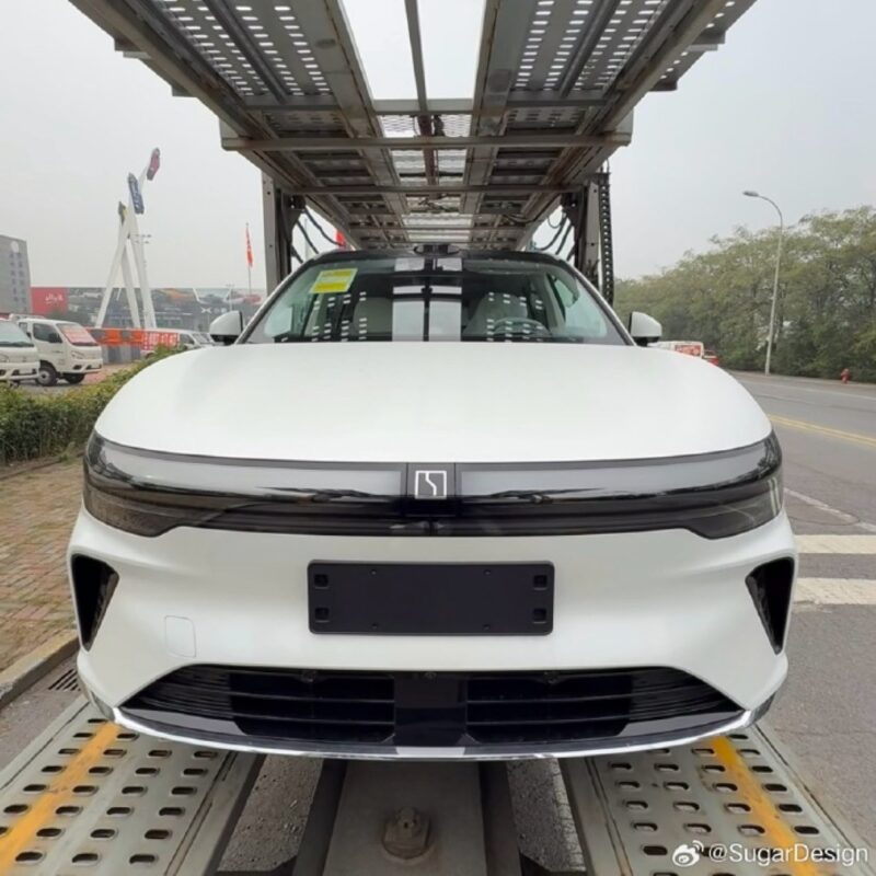 Spy Shots: 2026 Zeekr 7X Reveals Updated Exterior, as 900V System Confirmed