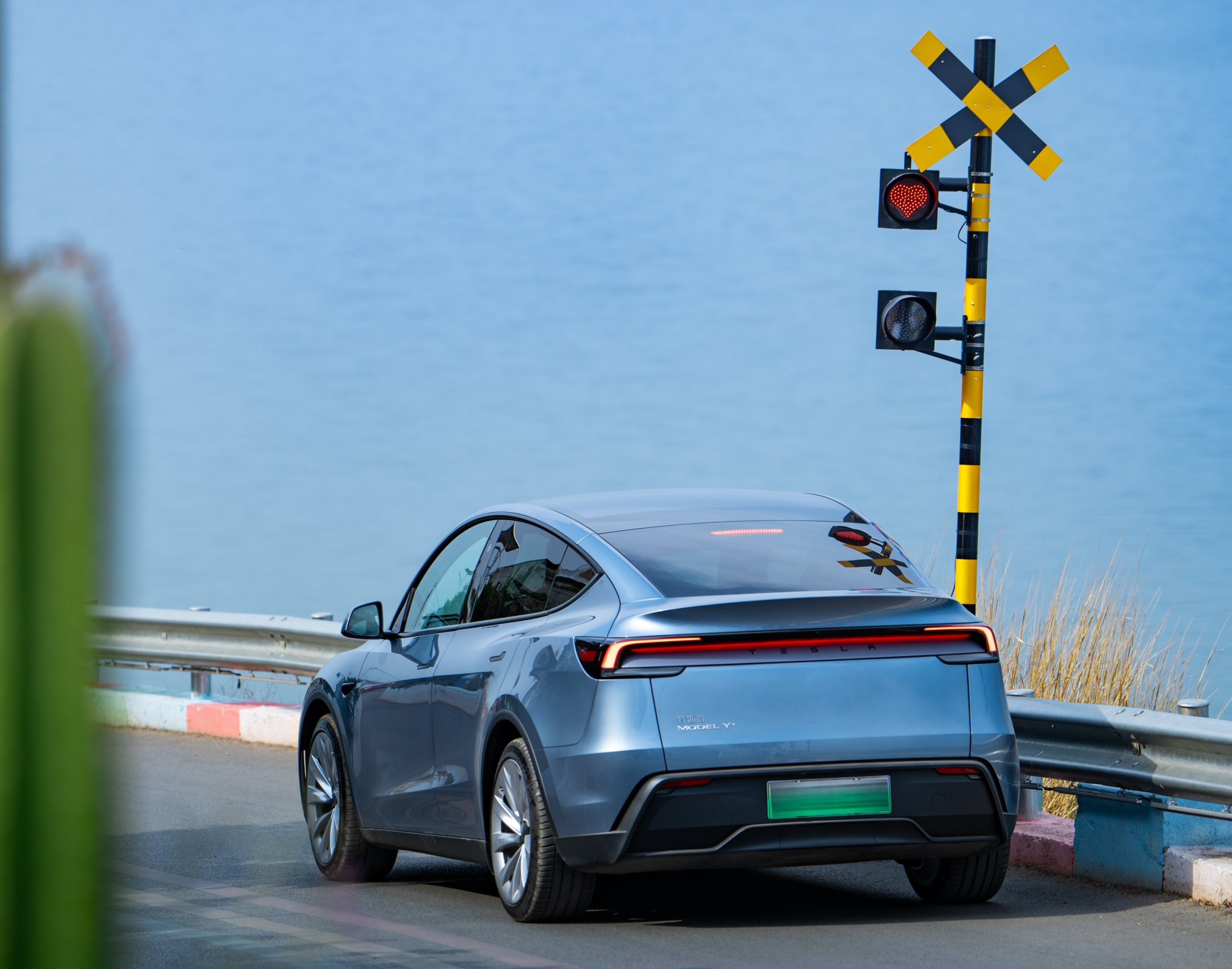 Tesla Model S Plaid Faces Off Against China's 1500 HP Xiaomi SU7 Ultra with Unexpected Results